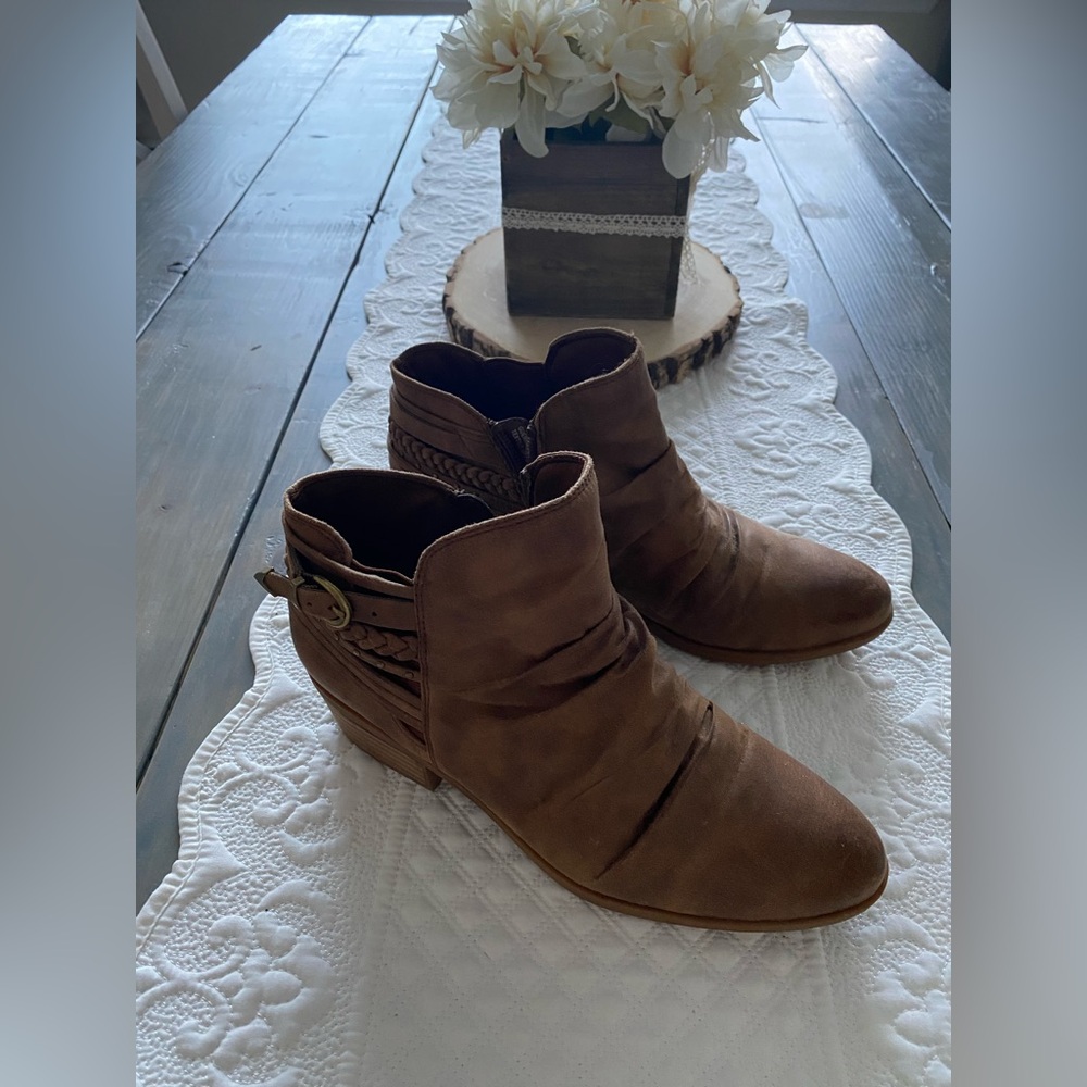 Baretraps Guenna Brown Ankle Boots